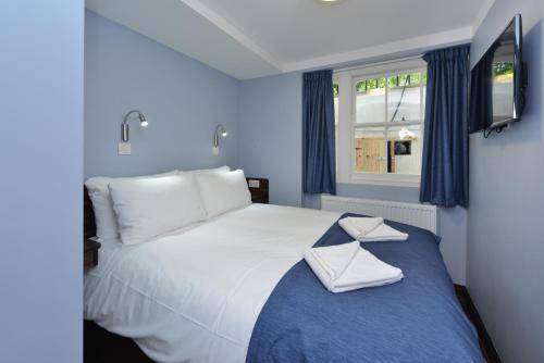 Angus Hotel, London