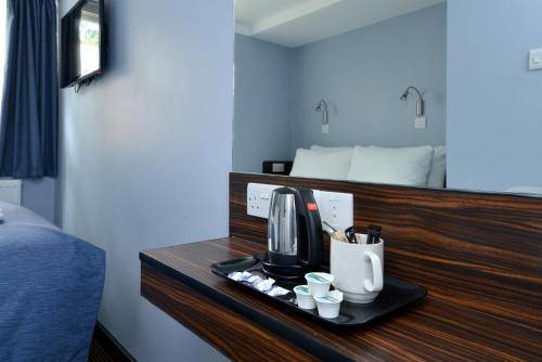 Angus Hotel, London